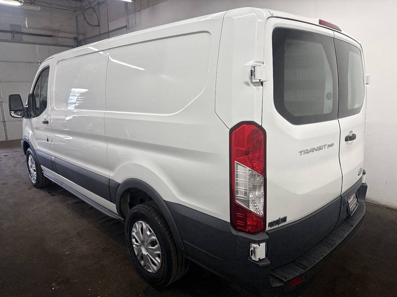 Used 2018 Ford Transit 250 130 Low Roof w/ Exterior Upgrade Package RWD image 4