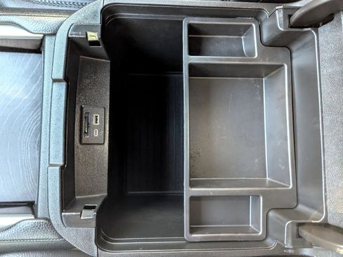 Used 2021 GMC Yukon XL Denali image 29