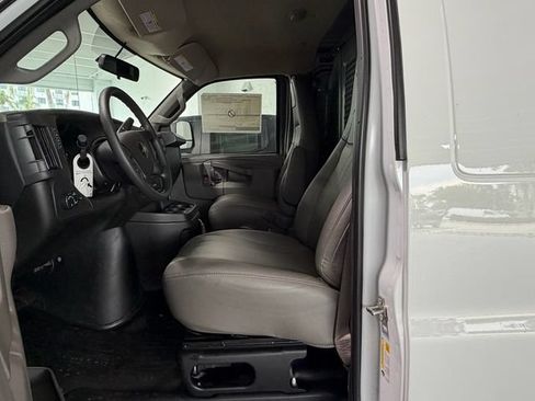 Used 2025 Chevrolet Express 2500 w/ Driver Convenience Package RWD image 6
