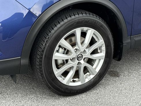 Used 2022 Nissan Rogue Sport SV w/ Technology Package image 7