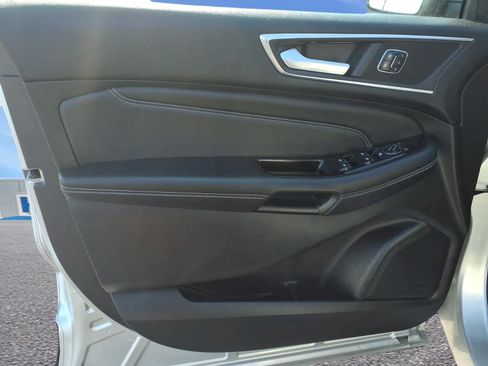 Used 2017 Ford Edge Titanium w/ Technology Package AWD/4WD image 16