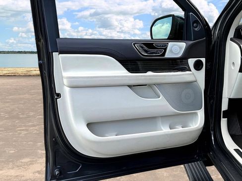 Used 2023 Lincoln Navigator Black Label AWD/4WD image 22