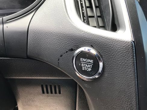 Used 2024 Ford Edge Titanium AWD/4WD image 9