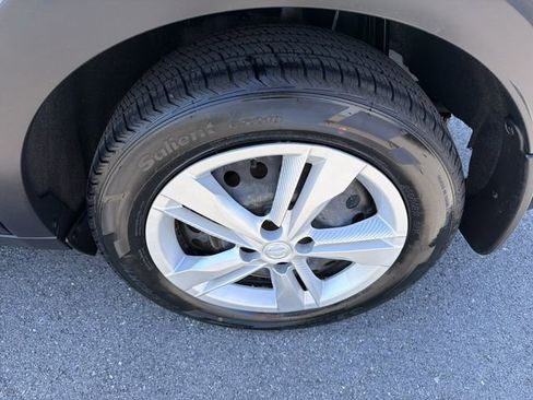 Used 2023 Nissan Kicks S FWD image 12