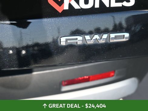 Used 2023 GMC Acadia SLT image 24