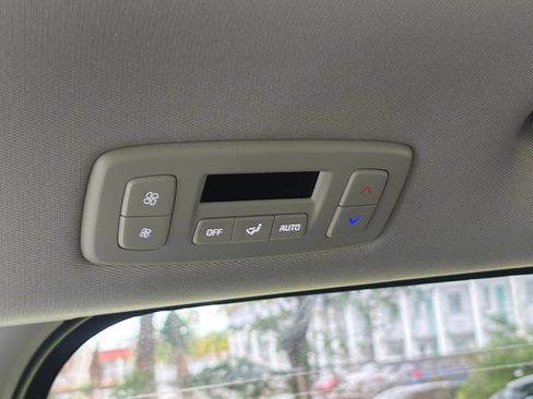 Used 2026 Kia Carnival FWD image 24
