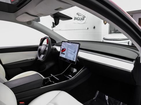 Used 2021 Tesla Model Y Long Range AWD/4WD image 15