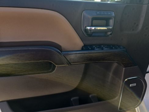 Used 2019 GMC Sierra 2500 Denali w/ Duramax Plus Package AWD/4WD image 16