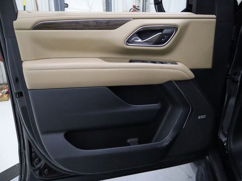 Used 2024 Chevrolet Suburban Premier image 10