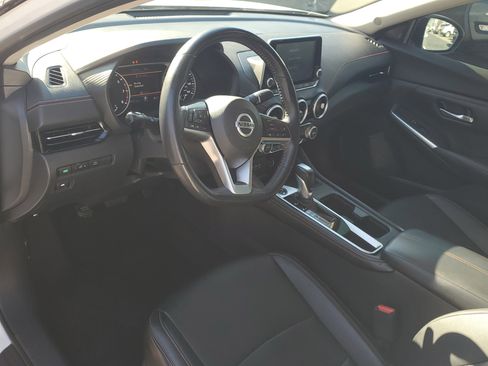 Used 2021 Nissan Sentra SR w/ SR Premium Package image 18