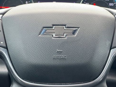 Used 2023 Chevrolet Traverse RS FWD image 5