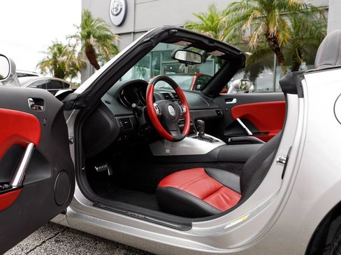 Used 2008 Saturn Sky w/ Premium Trim Package RWD image 35