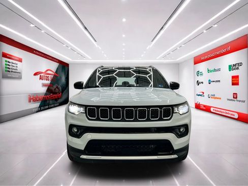 Used 2023 Jeep Compass Limited AWD/4WD image 2
