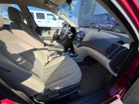 Used 2010 Hyundai Elantra GLS image 5