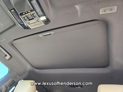 Certified 2025 Lexus GX 550 w/ Accessory Package (CT) image 12