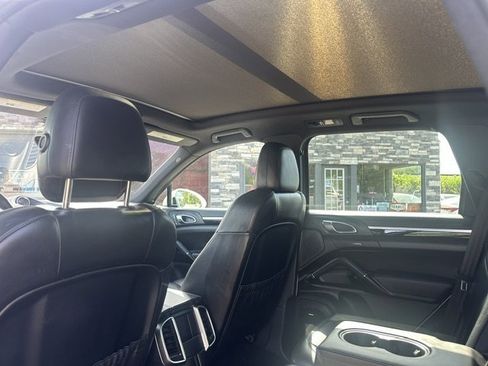 Used 2017 Porsche Cayenne Platinum Edition image 15