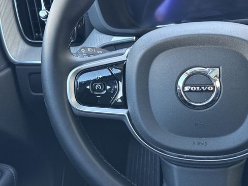 Used 2025 Volvo XC60 B5 Plus image 7