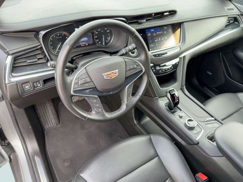 Certified 2024 Cadillac XT5 Premium Luxury image 3