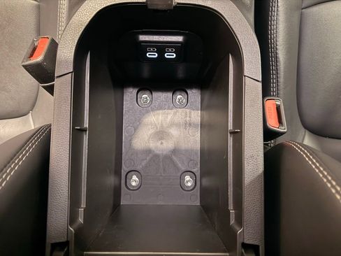 Used 2023 Toyota RAV4 XLE Premium image 27