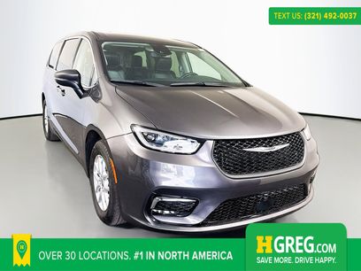 Used 2023 Chrysler Pacifica Touring-L