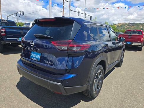 Used 2024 Nissan Rogue SV AWD/4WD image 5