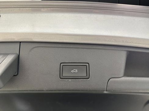 Used 2023 Volkswagen Atlas Cross Sport SEL image 17