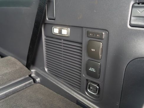 Used 2025 Ford Expedition Active image 10