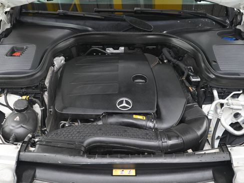 Used 2020 Mercedes-Benz GLC 300 4MATIC image 30