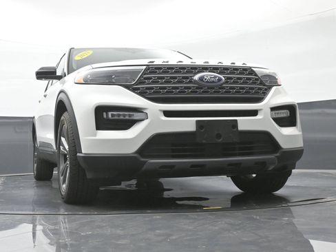 Used 2023 Ford Explorer XLT w/ Equipment Group 202A AWD/4WD image 43