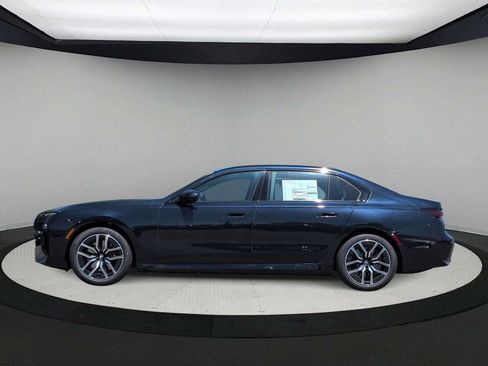 Used 2026 BMW i7 xDrive60 w/ M Sport Package RWD image 5