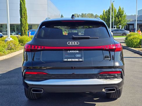 Certified 2025 Audi Q5 Premium w/ Convenience Package AWD/4WD image 4