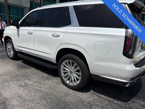 Used 2024 Cadillac Escalade Premium Luxury RWD image 9