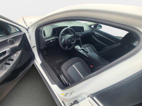 Used 2021 Hyundai Sonata SE FWD image 9