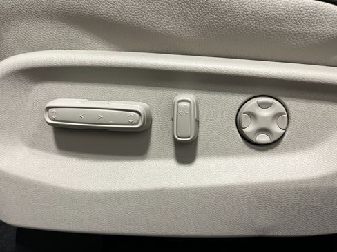 New 2026 Honda Odyssey Touring image 14