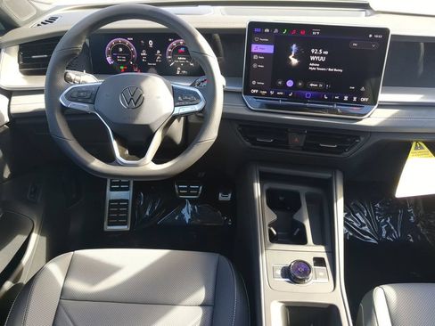 New 2026 Volkswagen Tiguan SE R-Line FWD image 14