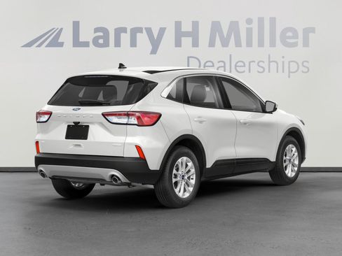 Used 2021 Ford Escape SE image 2