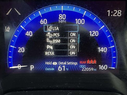 Used 2022 Toyota Corolla Cross XLE w/ Convenience Package AWD/4WD image 30