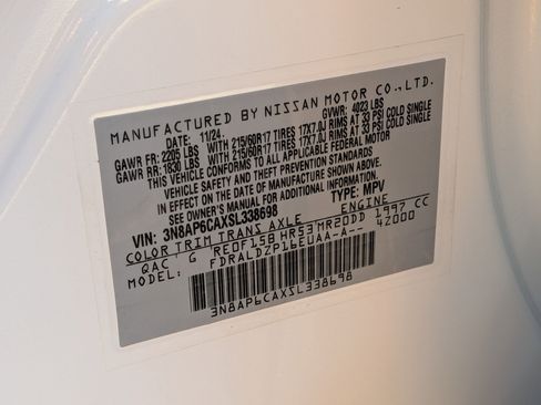 Used 2025 Nissan Kicks SV w/ SV Premium Package image 35