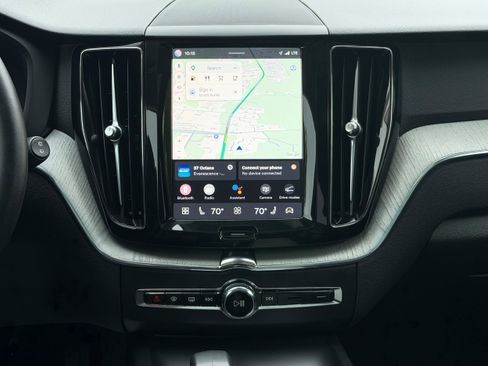 Certified 2025 Volvo XC60 B5 Plus AWD/4WD image 15