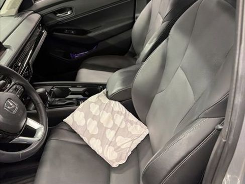 Used 2024 Honda Accord Touring image 2