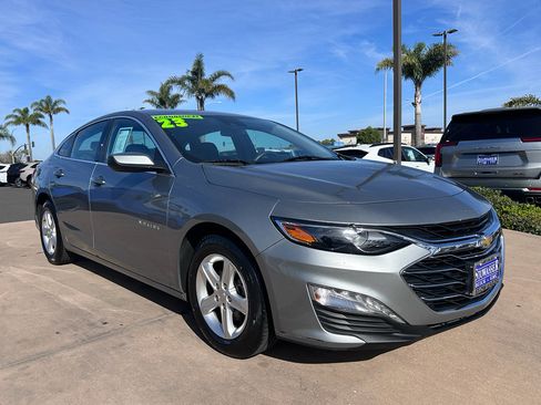 Used 2023 Chevrolet Malibu LT image 3