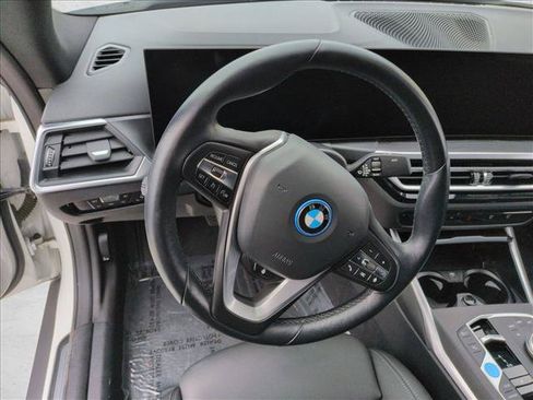 Used 2023 BMW i4 eDrive35 w/ Premium Package RWD image 11
