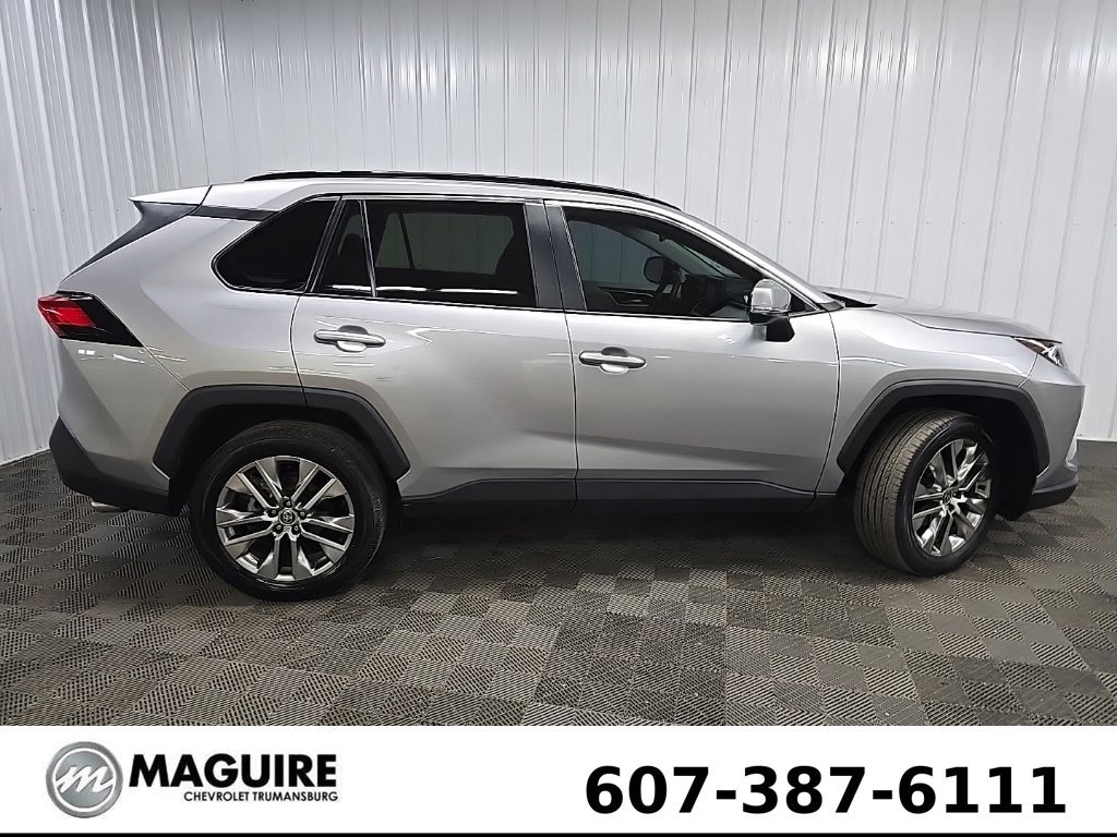 Used 2021 Toyota RAV4 XLE Premium FWD image 2