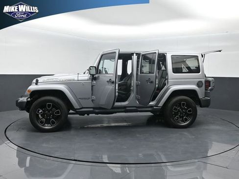 Used 2017 Jeep Wrangler Unlimited Sahara image 28