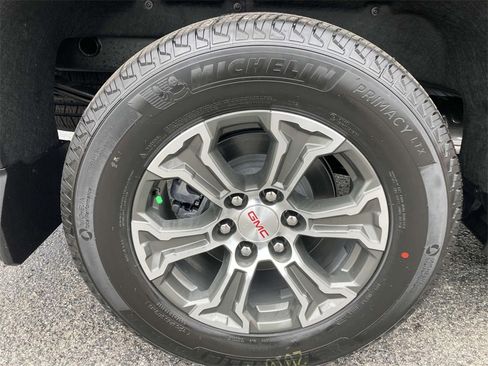 New 2026 GMC Sierra 1500 SLE w/ Preferred Package image 10