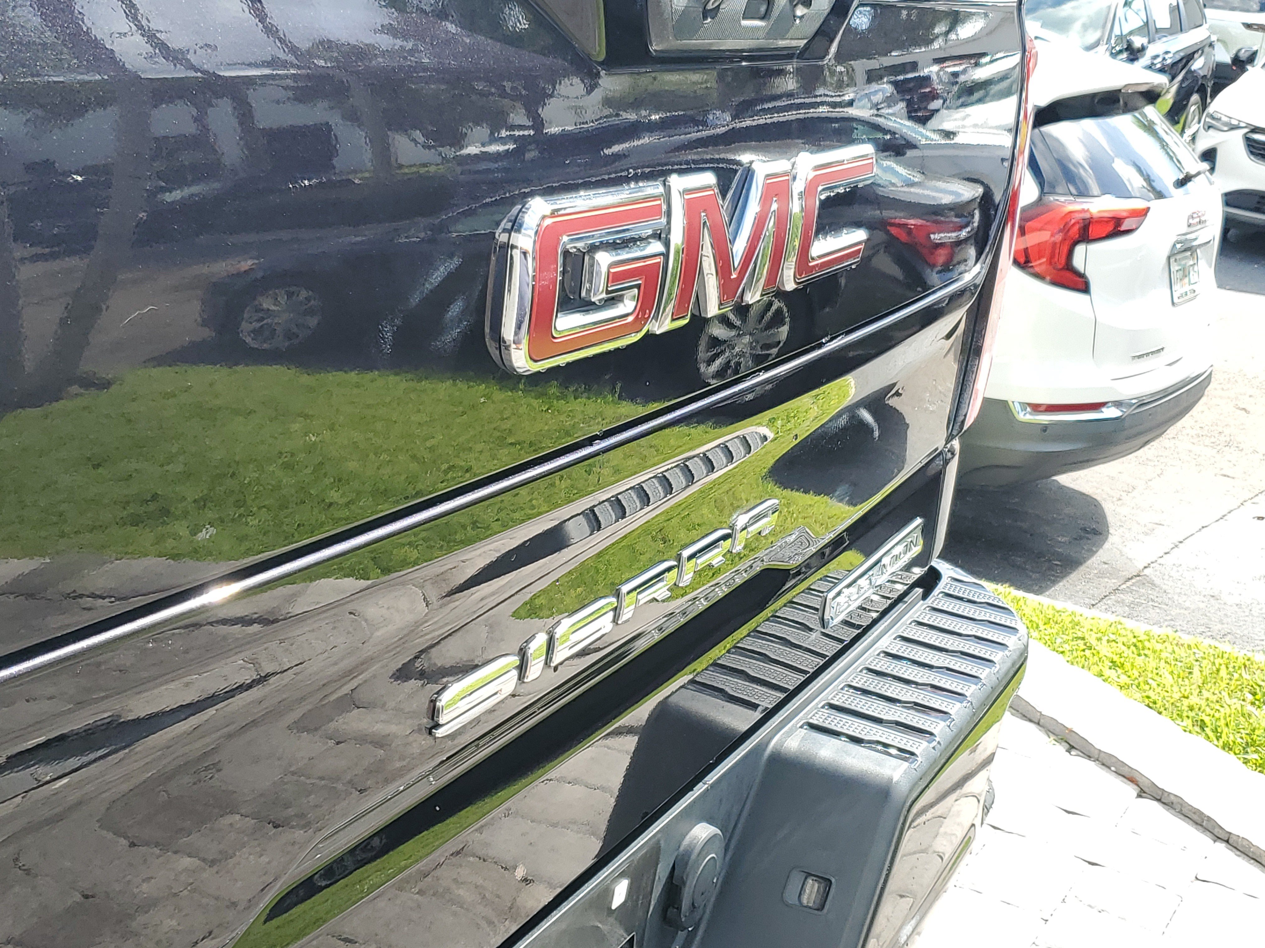Used 2023 GMC Sierra 1500 Elevation AWD/4WD image 9