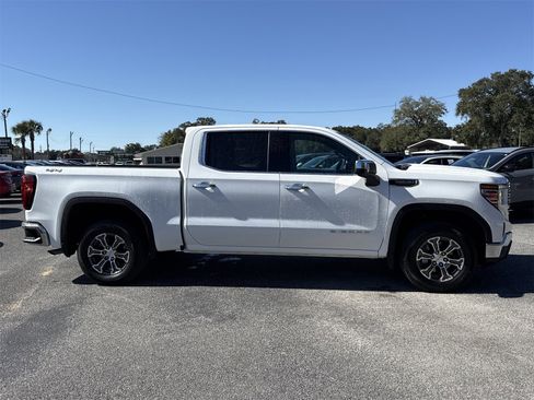 Used 2025 GMC Sierra 1500 SLT image 6