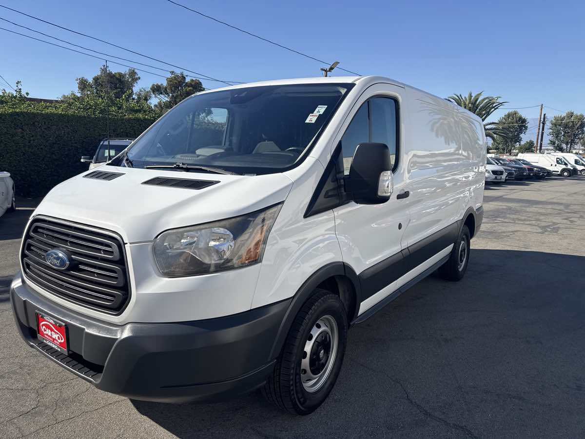 Used 2017 Ford Transit 250 130 Low Roof RWD image 3