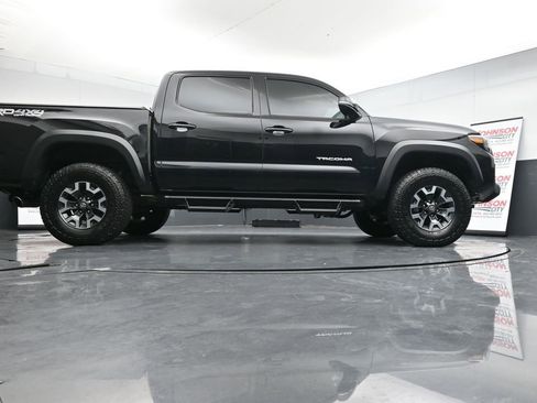 Used 2022 Toyota Tacoma TRD Off-Road image 39