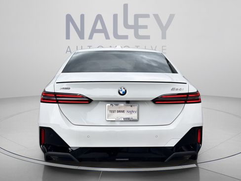Used 2027 BMW 530i xDrive w/ M Sport Package AWD/4WD image 3